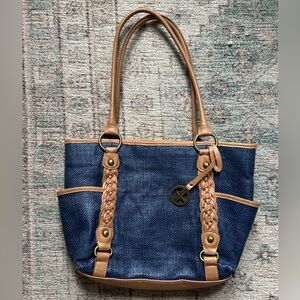 Giani Bernini tan braided & navy woven straw blue tote purse handbag multipocket